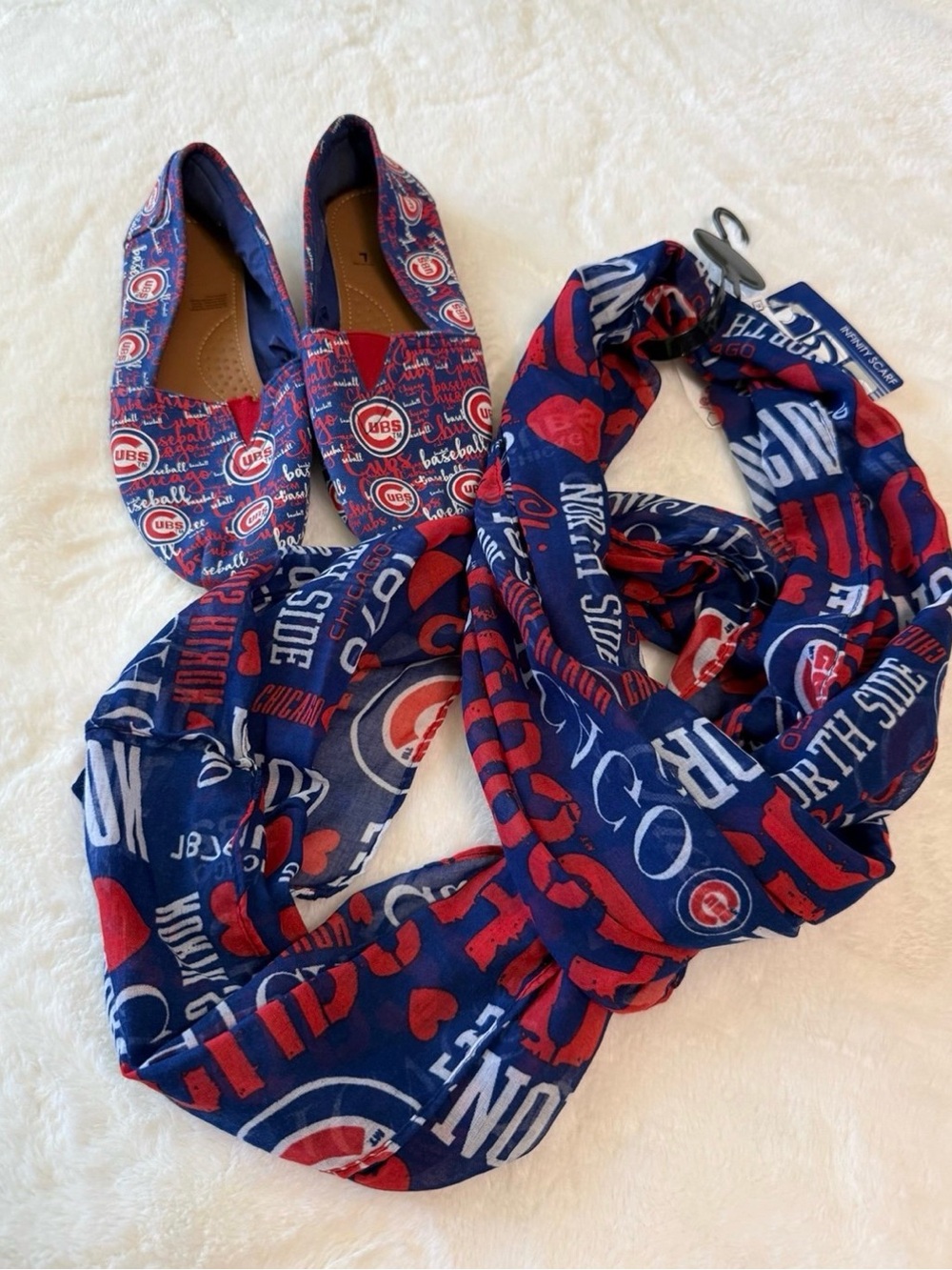 Chicago Cubs Team Beans Slip On Shoes‎ Women's Large 9/10 and Infinity Scarf